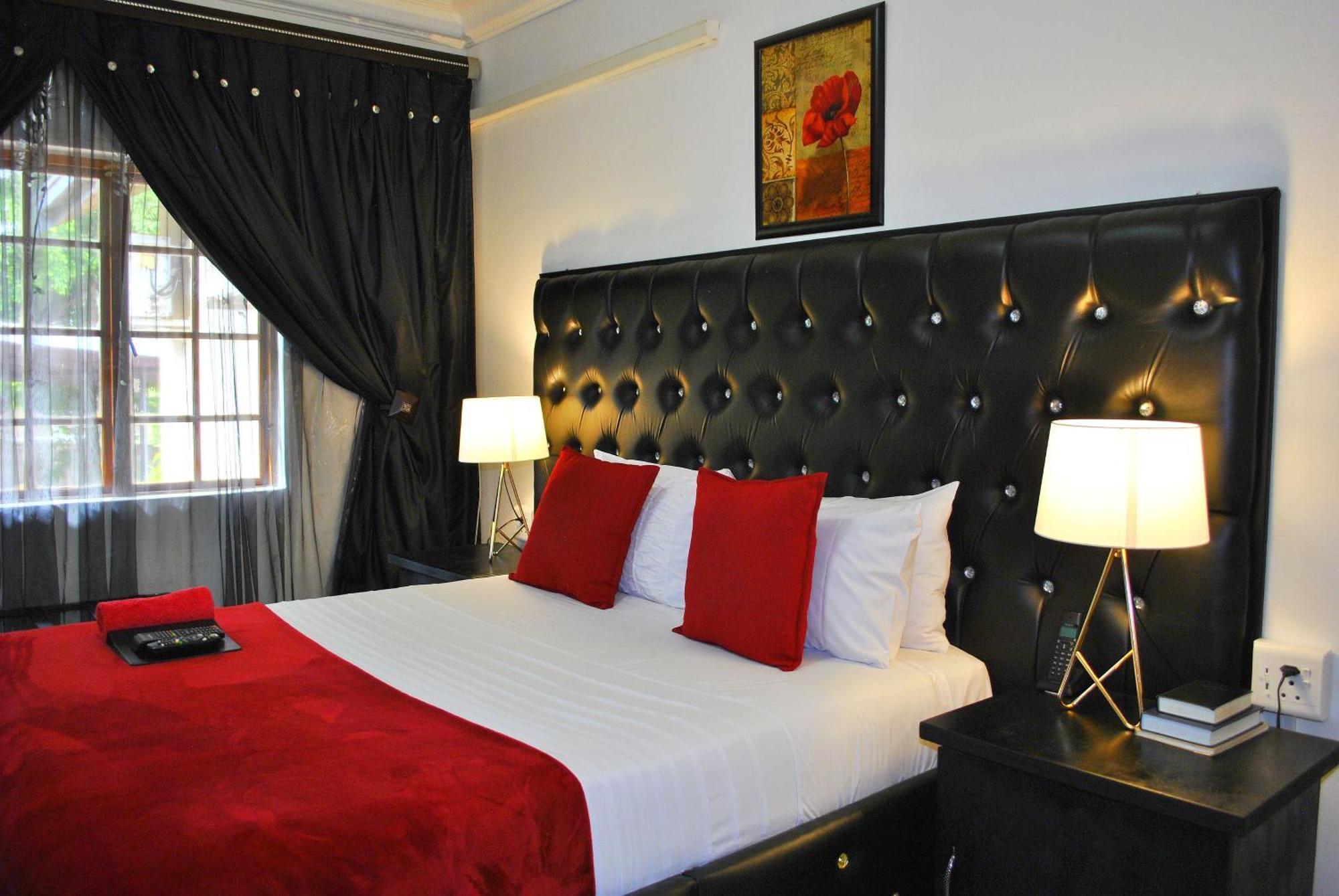 Lapologa Bed & Breakfast 트자넨 외부 사진