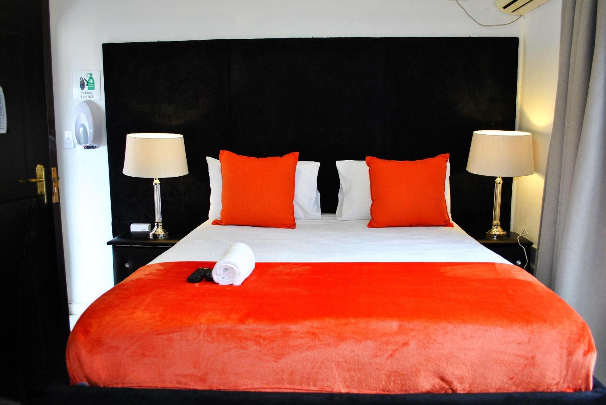 Lapologa Bed & Breakfast 트자넨 외부 사진
