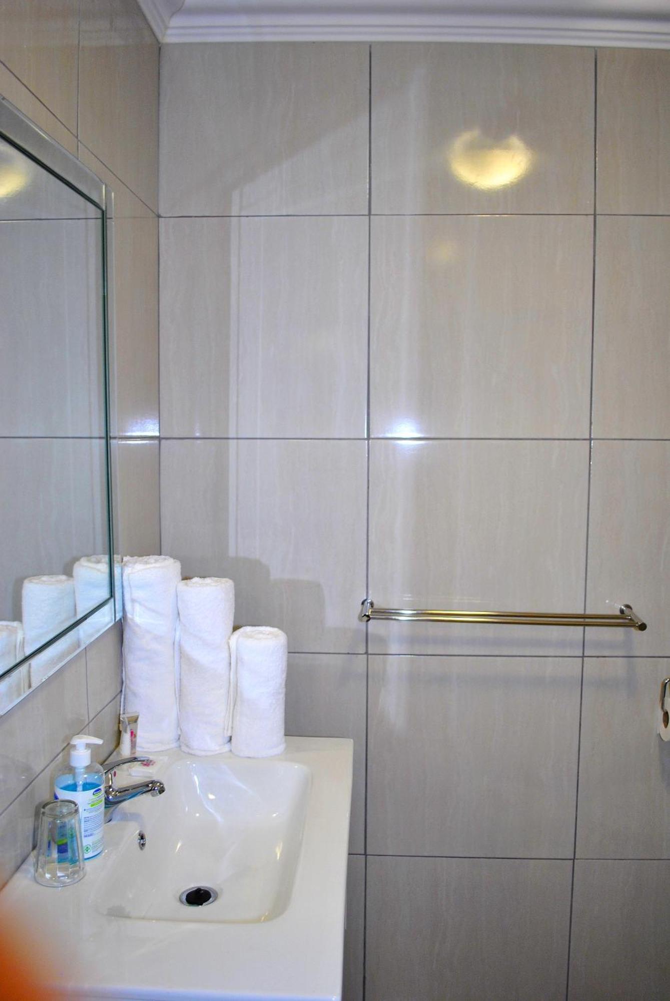 Lapologa Bed & Breakfast 트자넨 외부 사진