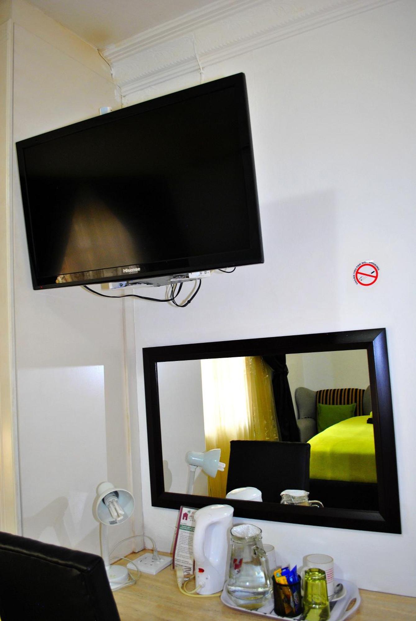 Lapologa Bed & Breakfast 트자넨 외부 사진