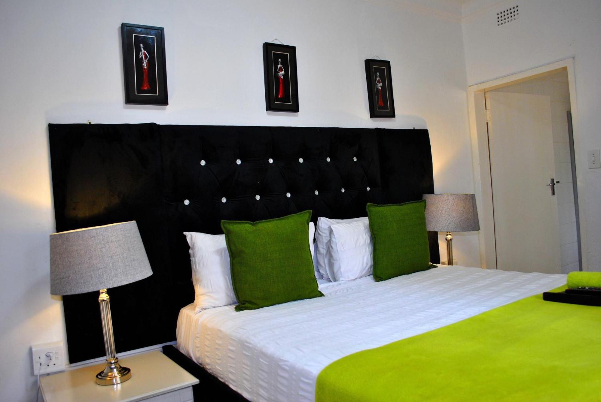 Lapologa Bed & Breakfast 트자넨 외부 사진
