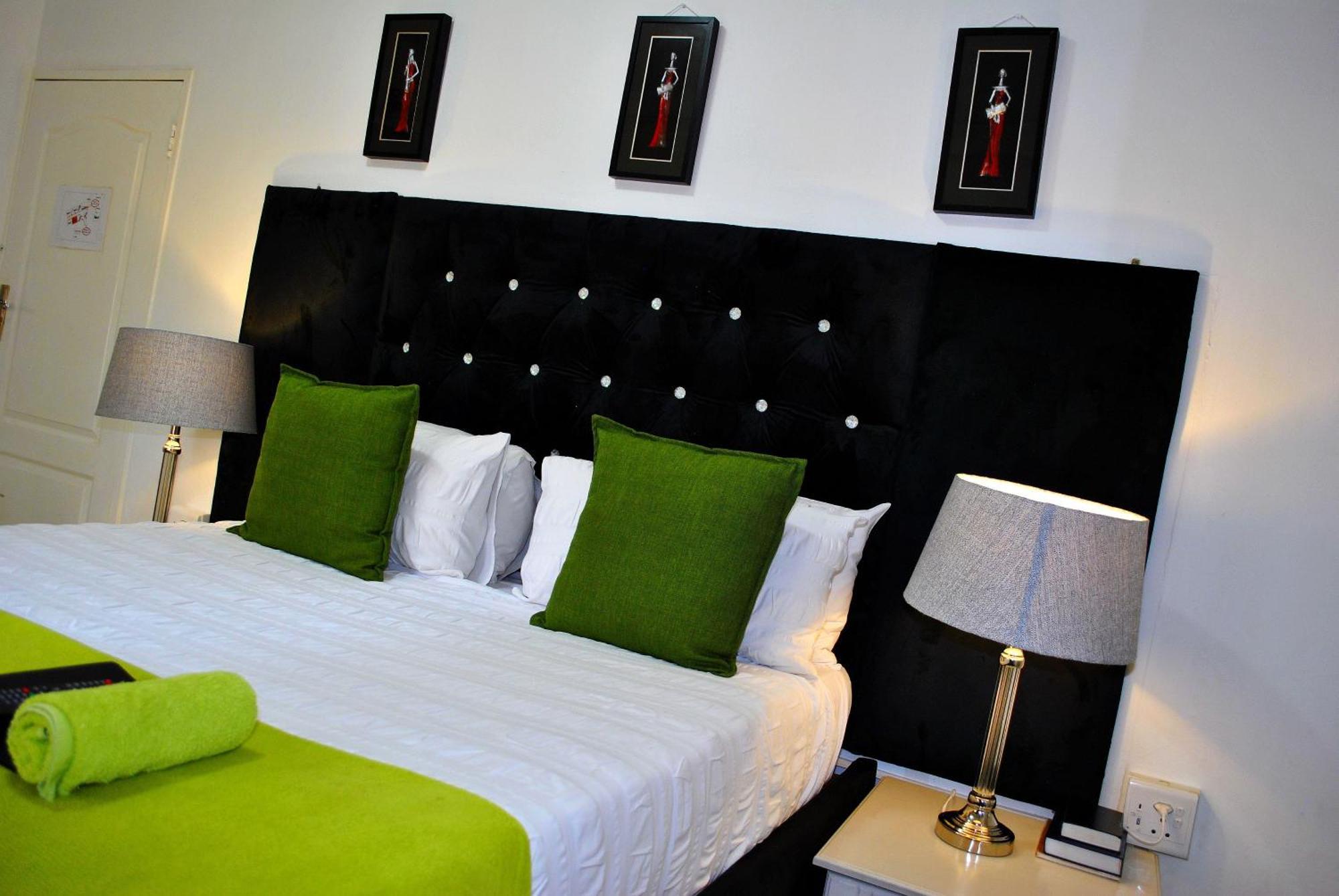 Lapologa Bed & Breakfast 트자넨 외부 사진