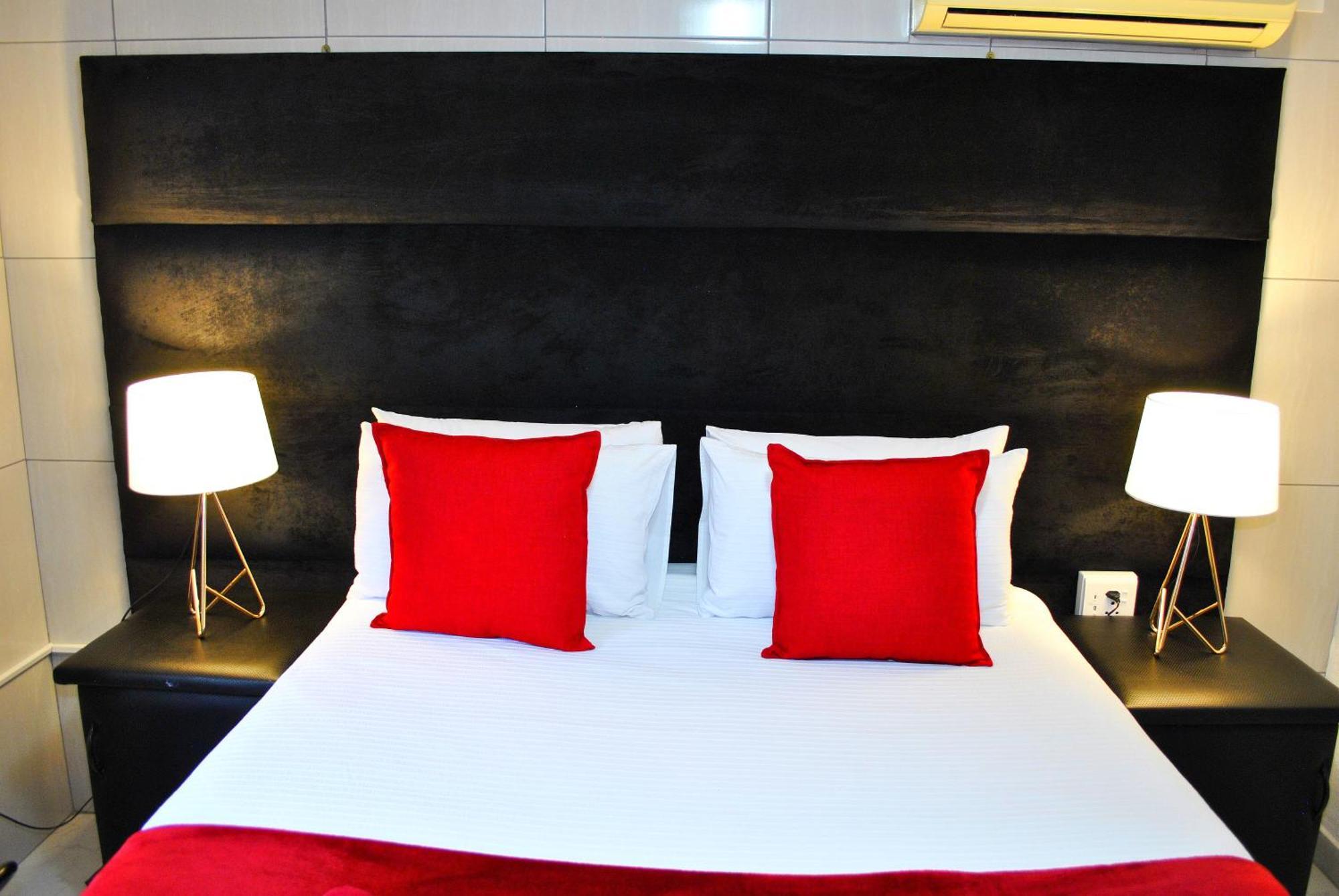 Lapologa Bed & Breakfast 트자넨 외부 사진