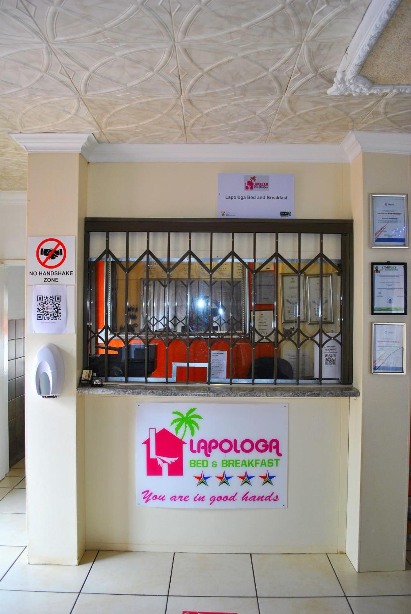 Lapologa Bed & Breakfast 트자넨 외부 사진
