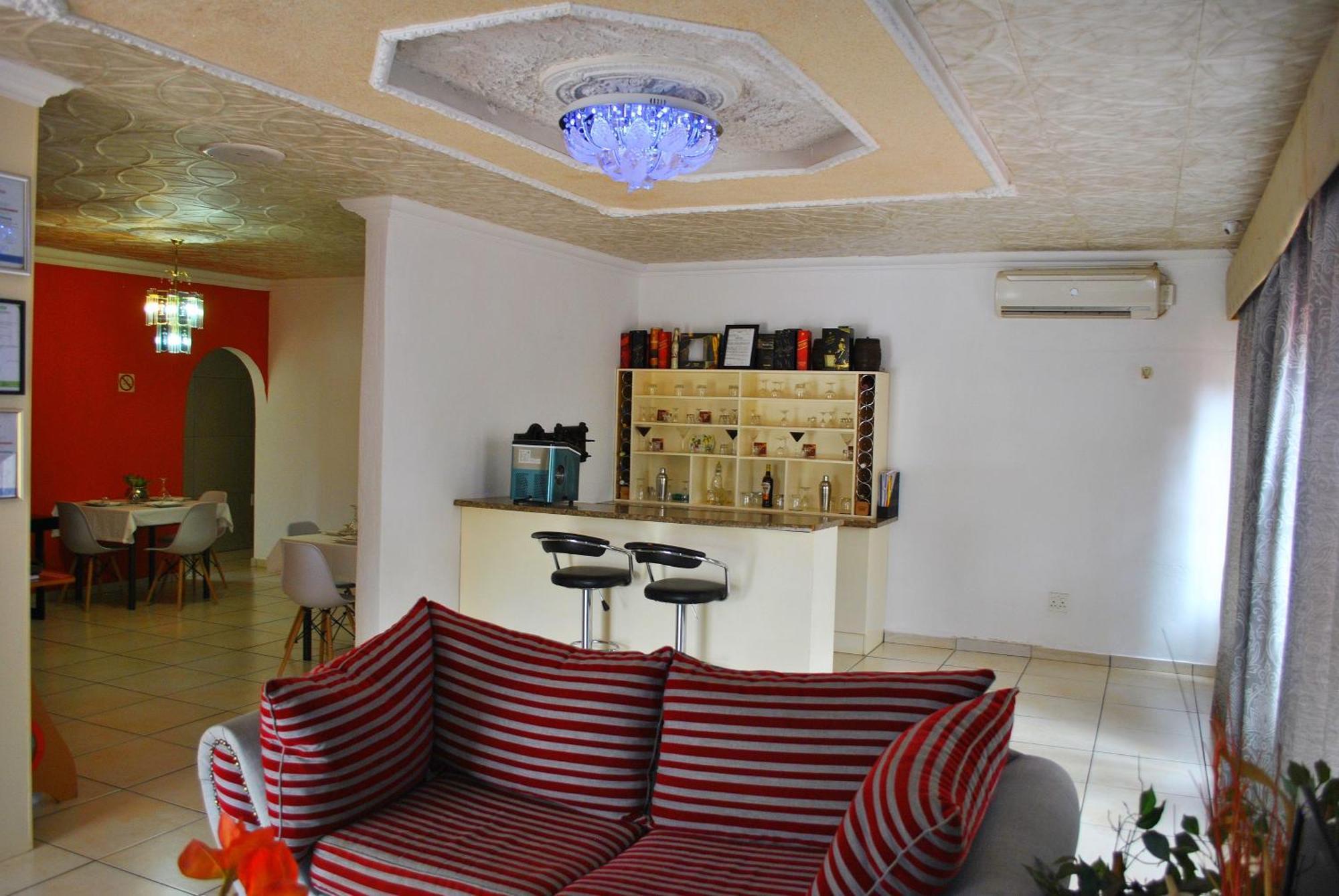 Lapologa Bed & Breakfast 트자넨 외부 사진