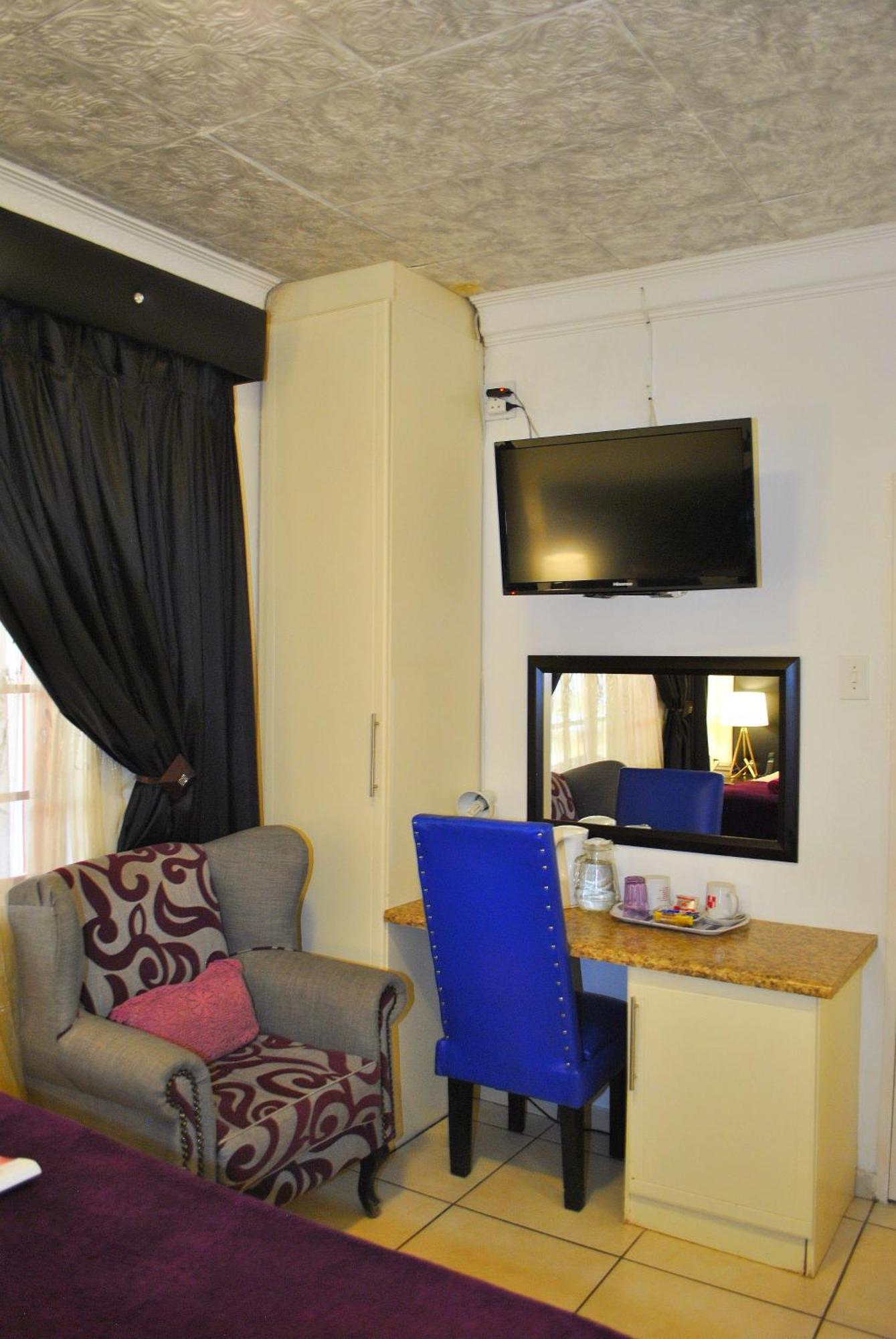 Lapologa Bed & Breakfast 트자넨 외부 사진