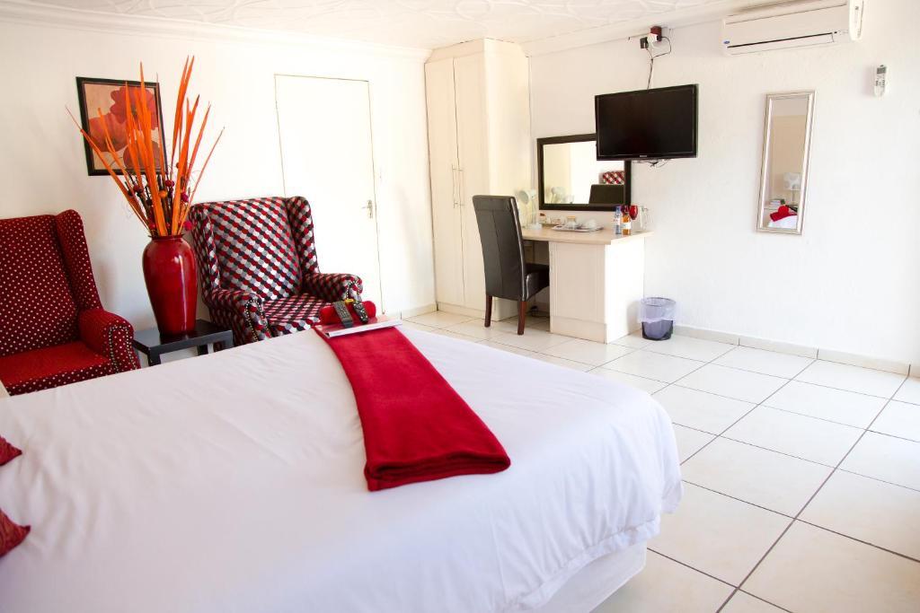 Lapologa Bed & Breakfast 트자넨 외부 사진