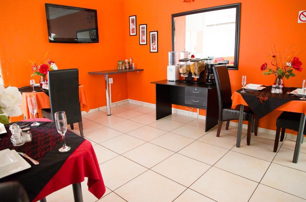 Lapologa Bed & Breakfast 트자넨 객실 사진